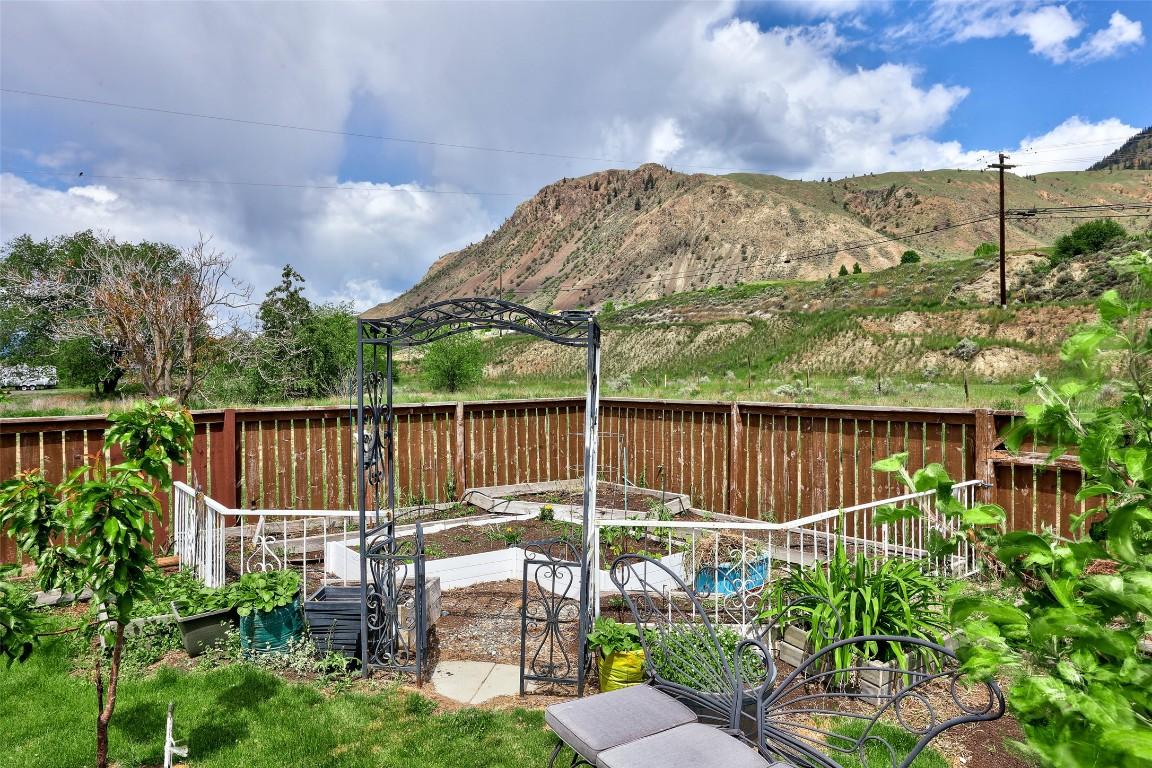 









240


G & M

Road, 29,
Kamloops,




BC
V2H 1P8

