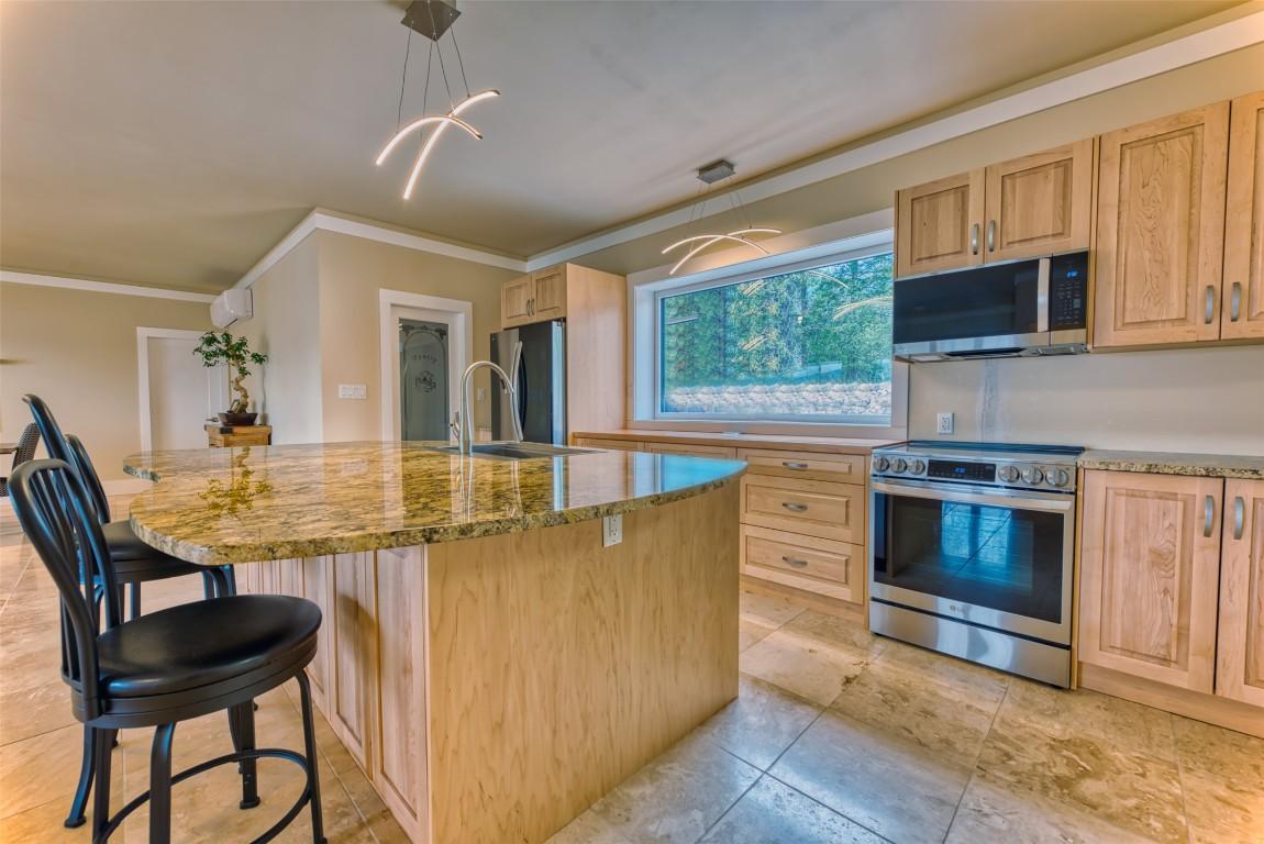 









514


Mountain

Drive,
Vernon,




BC
V1H 2B8

