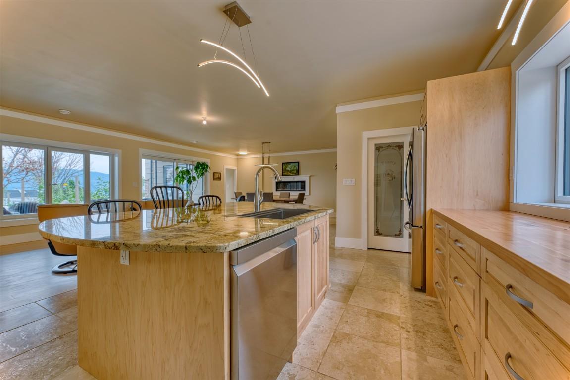 









514


Mountain

Drive,
Vernon,




BC
V1H 2B8

