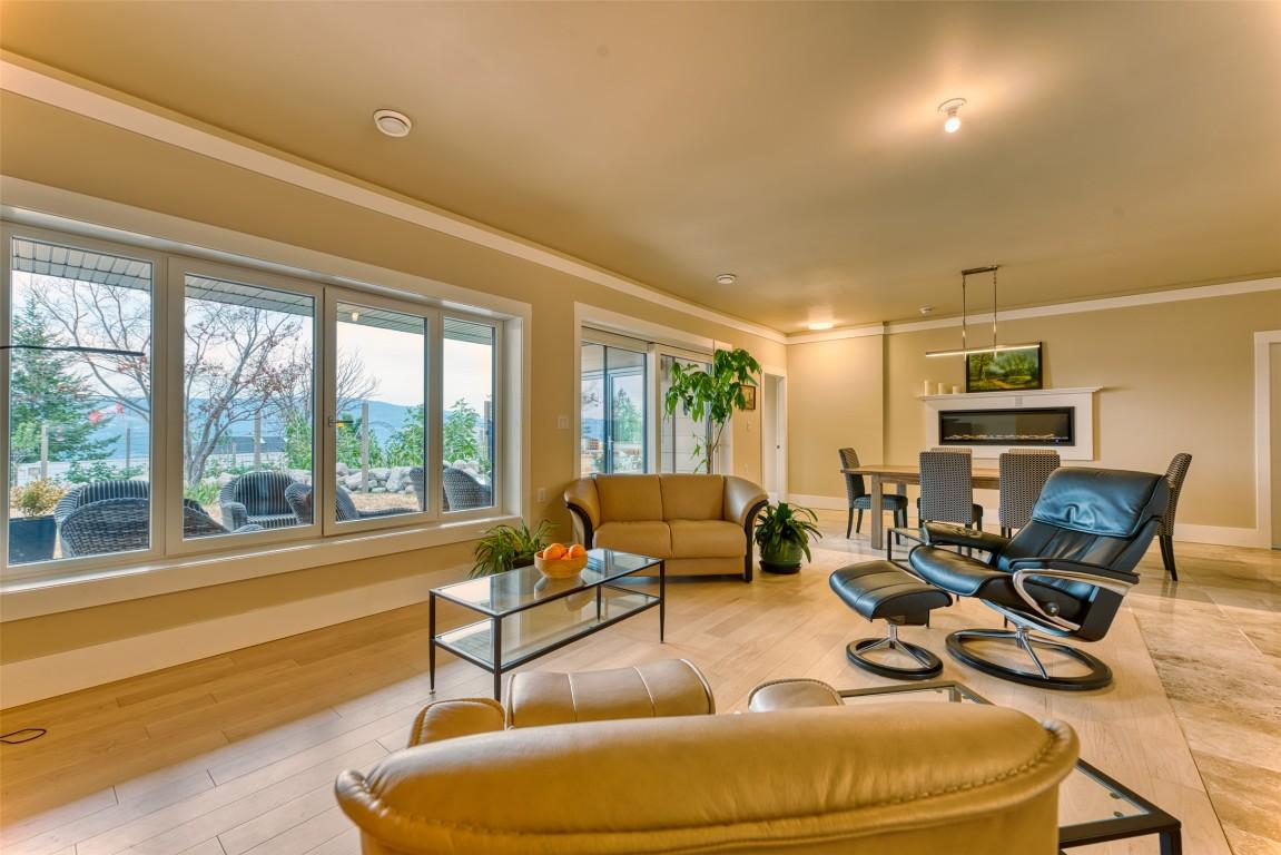 









514


Mountain

Drive,
Vernon,




BC
V1H 2B8


