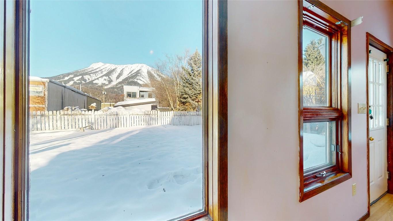 









941


5th

Avenue,
Fernie,




BC
V0B 1M0

