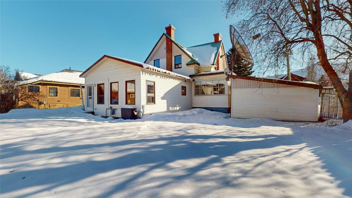 









941


5th

Avenue,
Fernie,




BC
V0B 1M0

