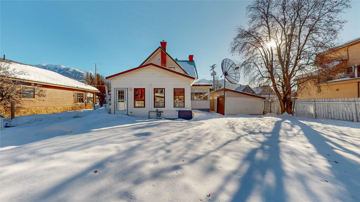 









941


5th

Avenue,
Fernie,




BC
V0B 1M0

