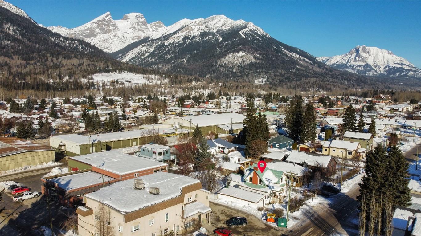 









941


5th

Avenue,
Fernie,




BC
V0B 1M0

