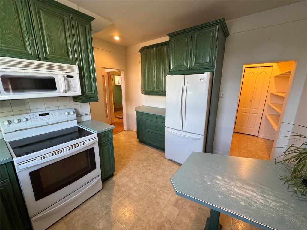 









941


5th

Avenue,
Fernie,




BC
V0B 1M0

