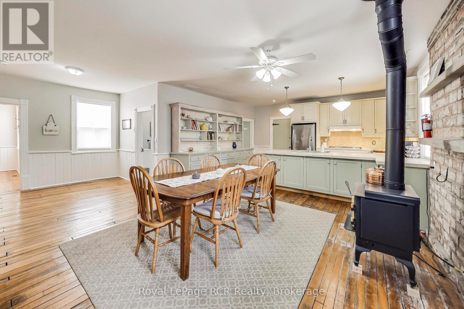 












726004 22B SIDE ROAD

,
Grey Highlands,




Ontario
N4L1W6

