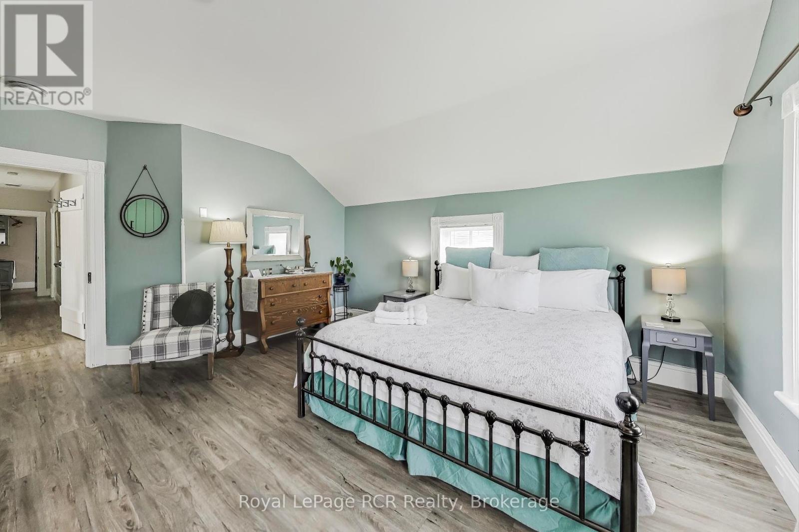 












726004 22B SIDE ROAD

,
Grey Highlands,




Ontario
N4L1W6

