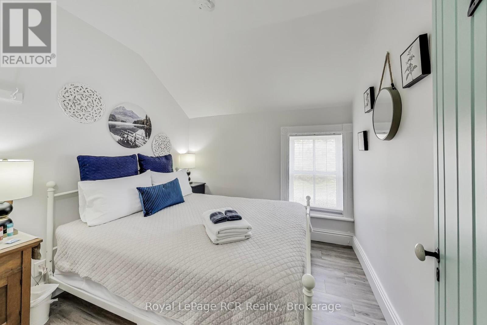 












726004 22B SIDE ROAD

,
Grey Highlands,




Ontario
N4L1W6

