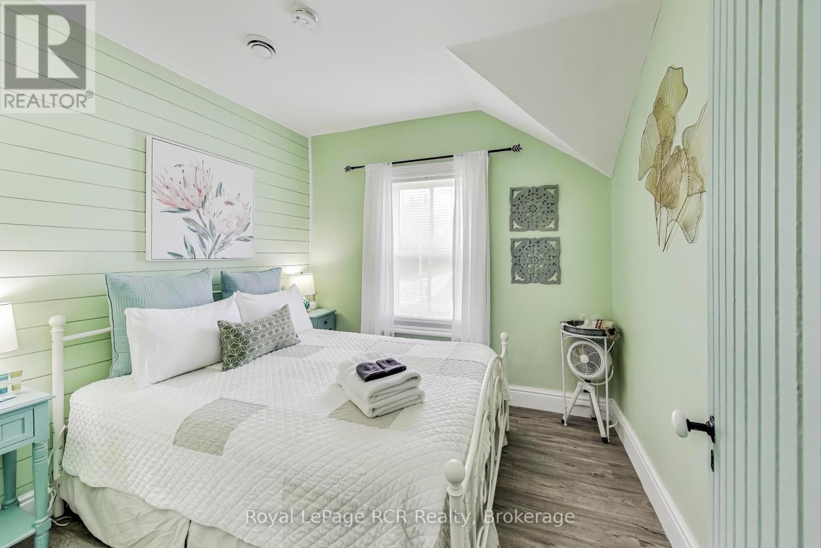 












726004 22B SIDE ROAD

,
Grey Highlands,




Ontario
N4L1W6

