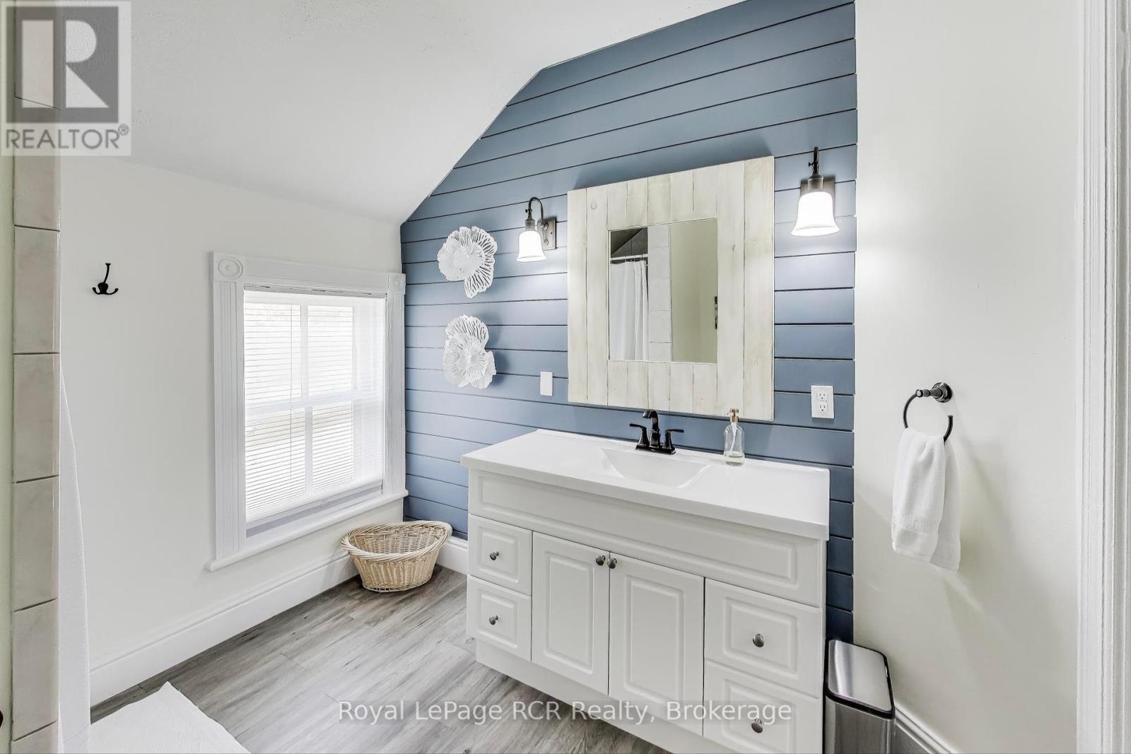 












726004 22B SIDE ROAD

,
Grey Highlands,




Ontario
N4L1W6

