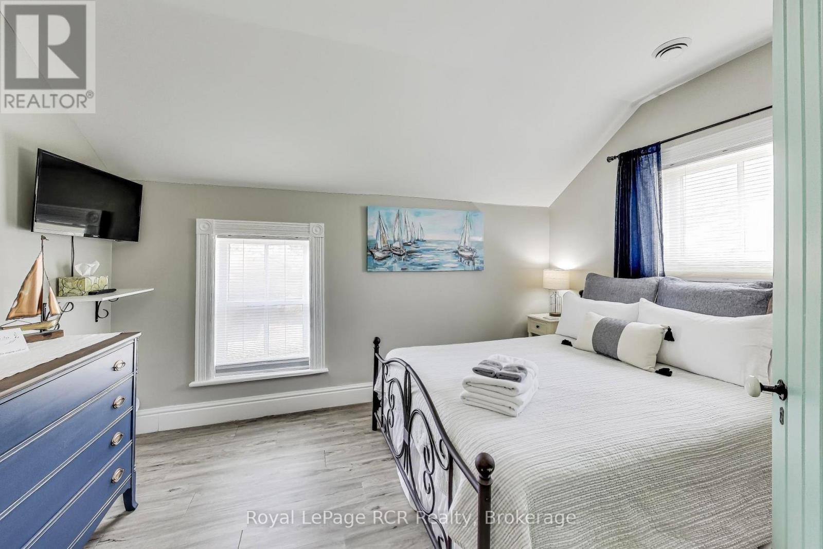 












726004 22B SIDE ROAD

,
Grey Highlands,




Ontario
N4L1W6

