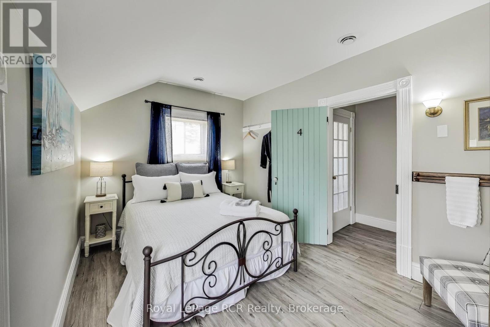 












726004 22B SIDE ROAD

,
Grey Highlands,




Ontario
N4L1W6

