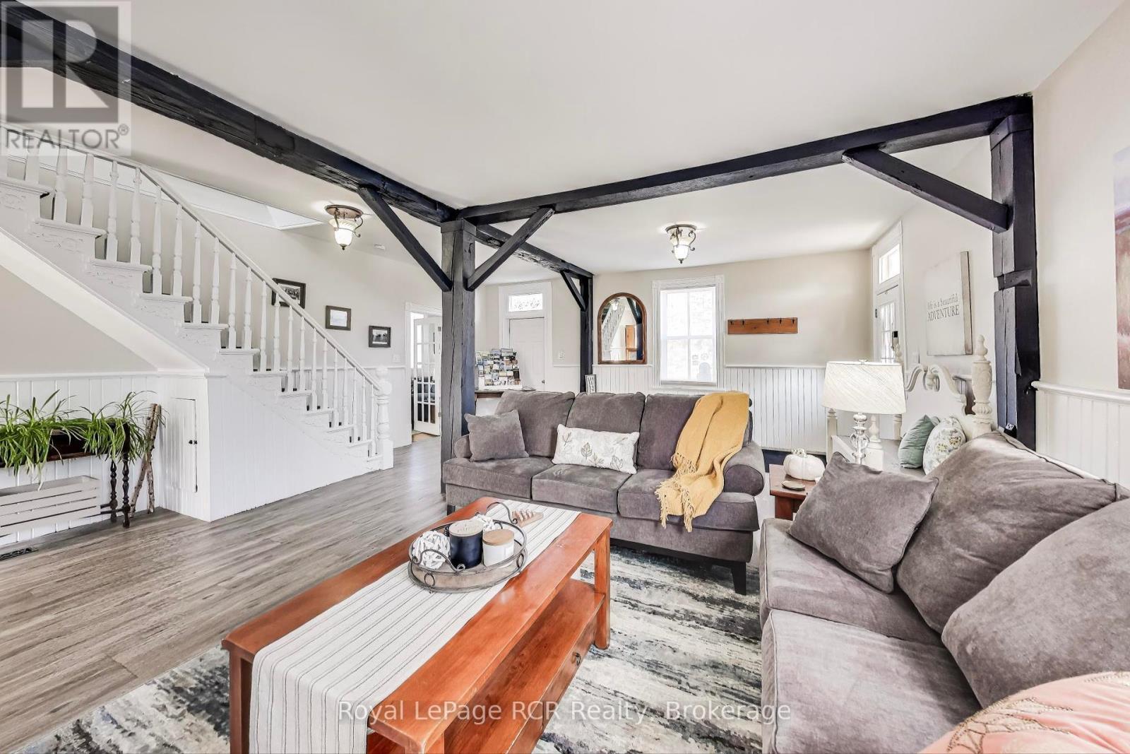 












726004 22B SIDE ROAD

,
Grey Highlands,




Ontario
N4L1W6

