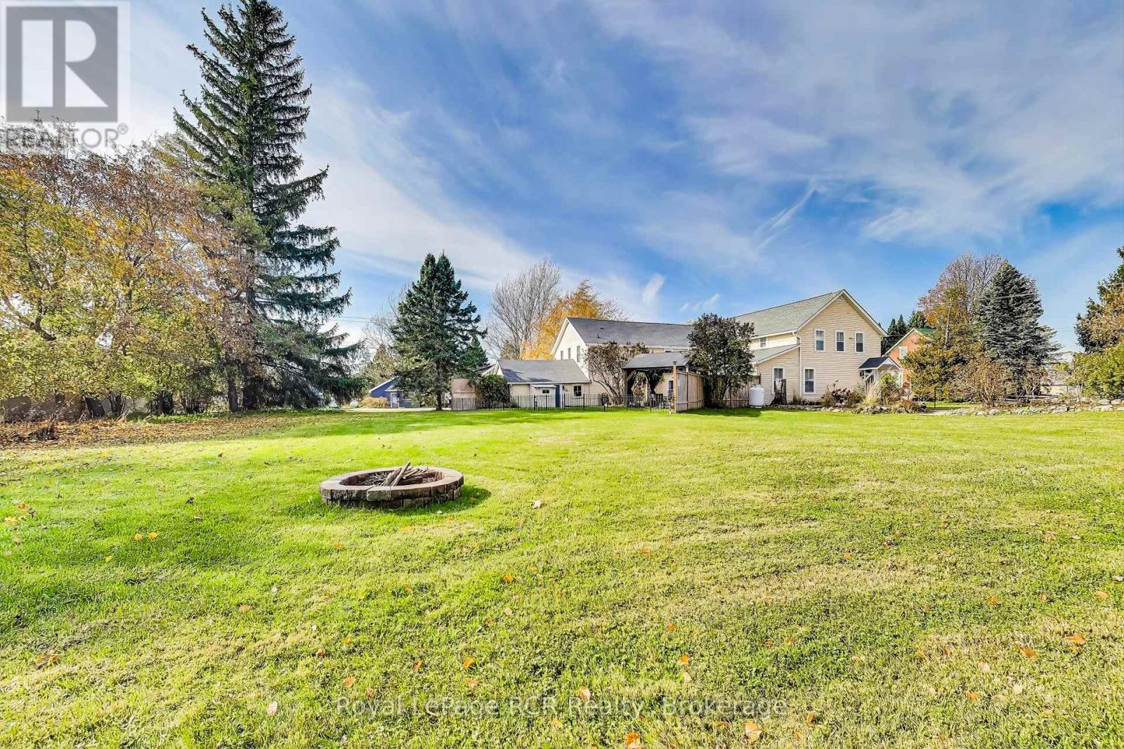 












726004 22B SIDE ROAD

,
Grey Highlands,




Ontario
N4L1W6

