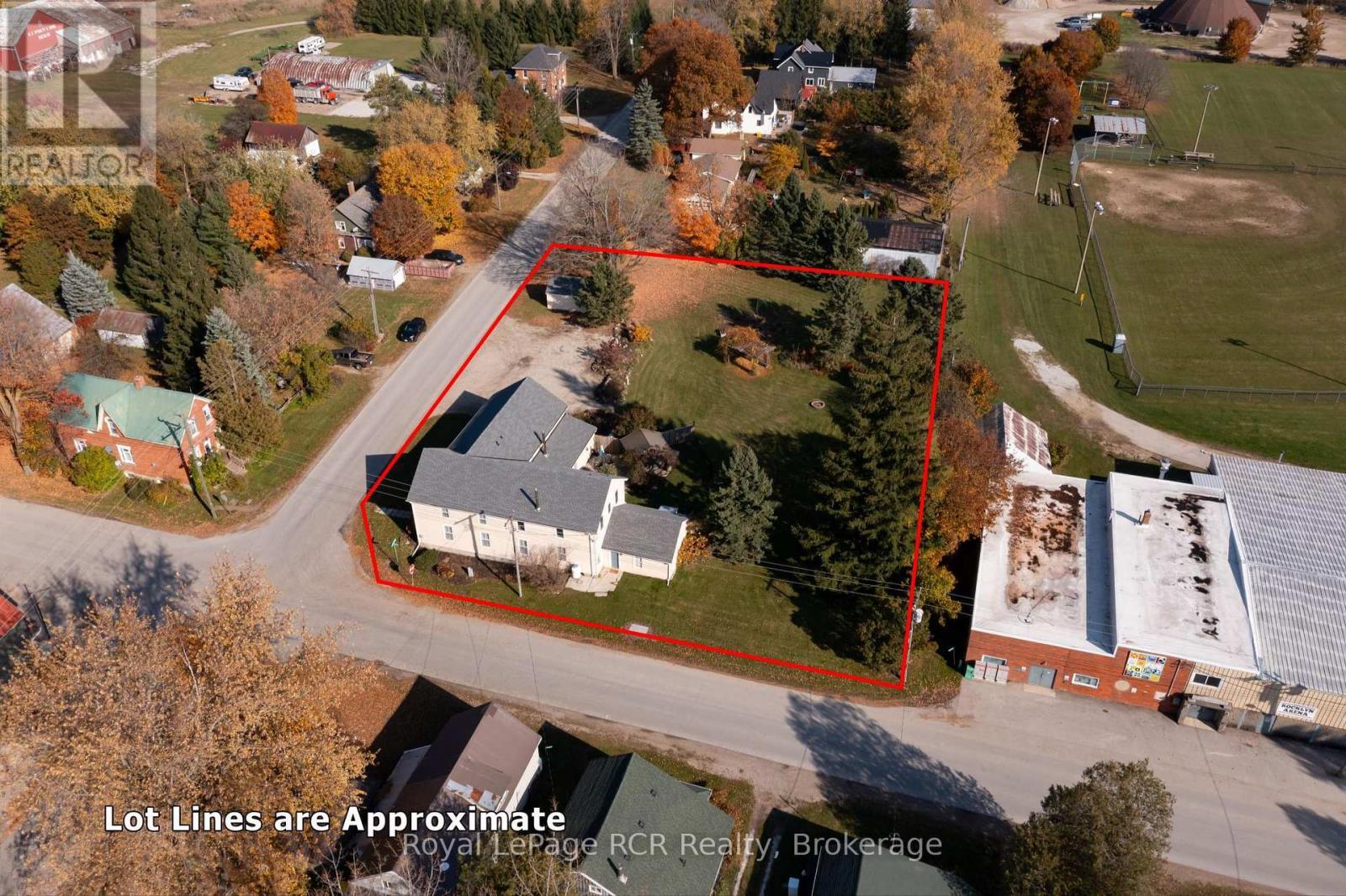












726004 22B SIDE ROAD

,
Grey Highlands,




Ontario
N4L1W6

