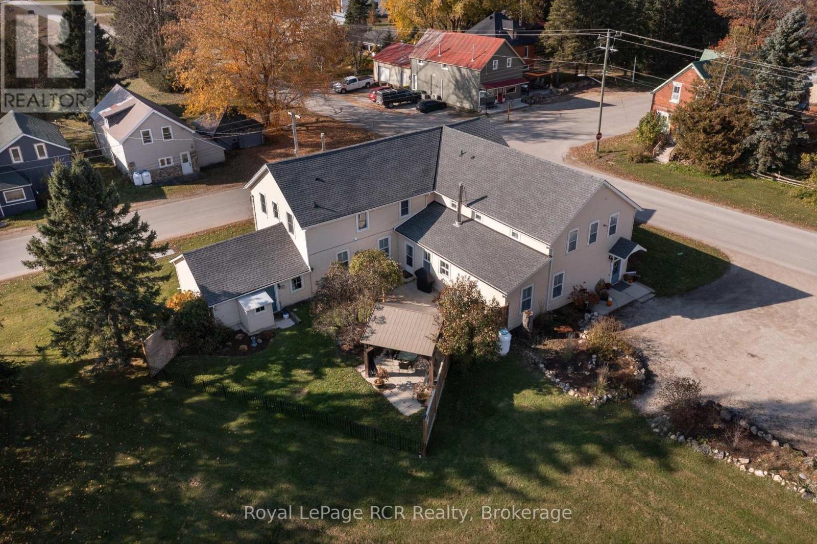 












726004 22B SIDE ROAD

,
Grey Highlands,




Ontario
N4L1W6

