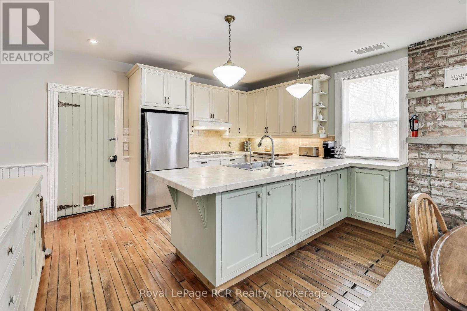 












726004 22B SIDE ROAD

,
Grey Highlands,




Ontario
N4L1W6

