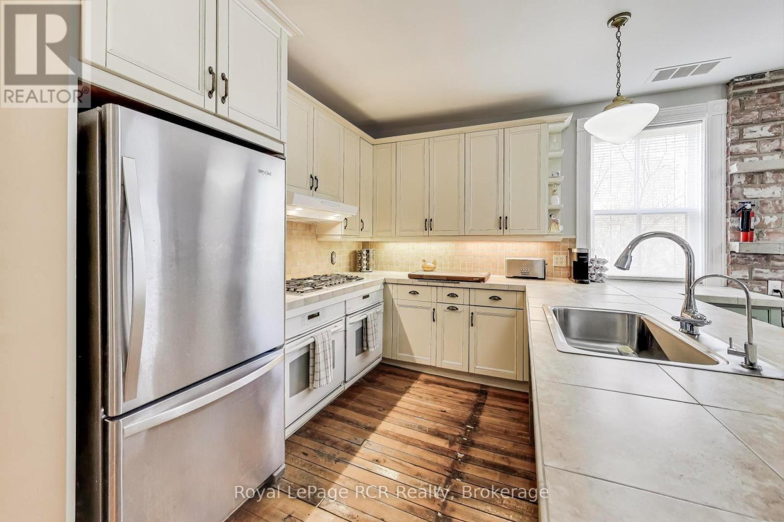 












726004 22B SIDE ROAD

,
Grey Highlands,




Ontario
N4L1W6

