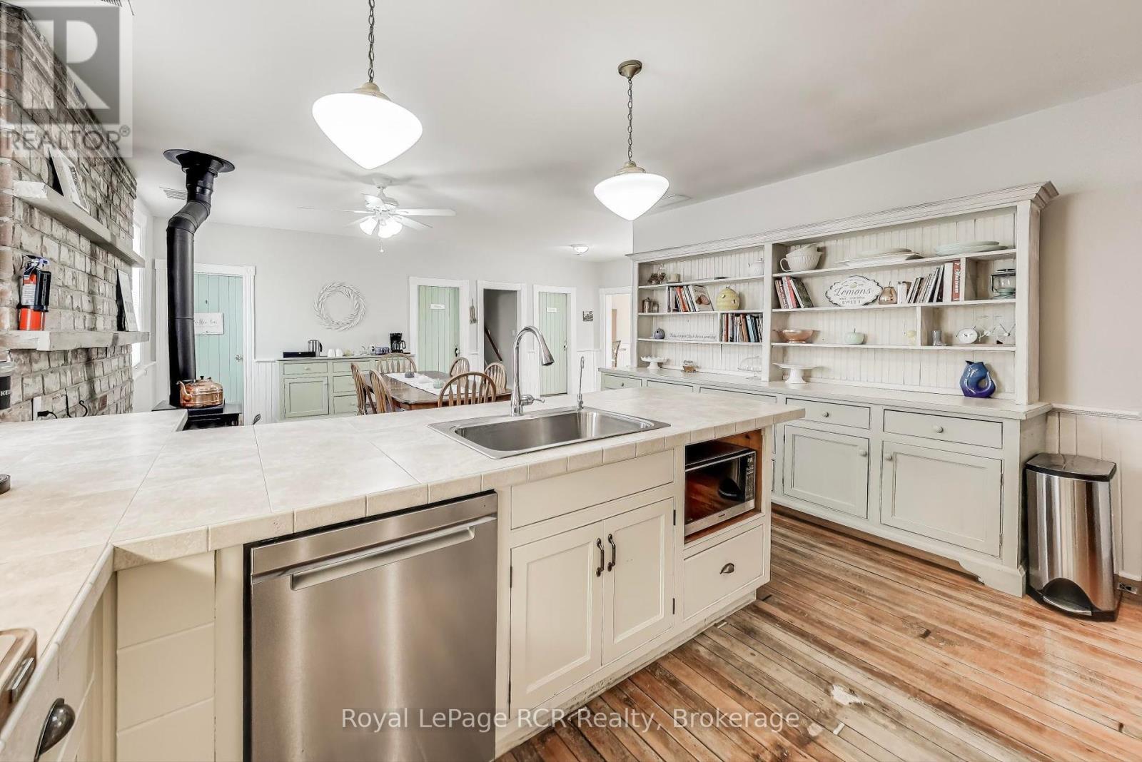 












726004 22B SIDE ROAD

,
Grey Highlands,




Ontario
N4L1W6

