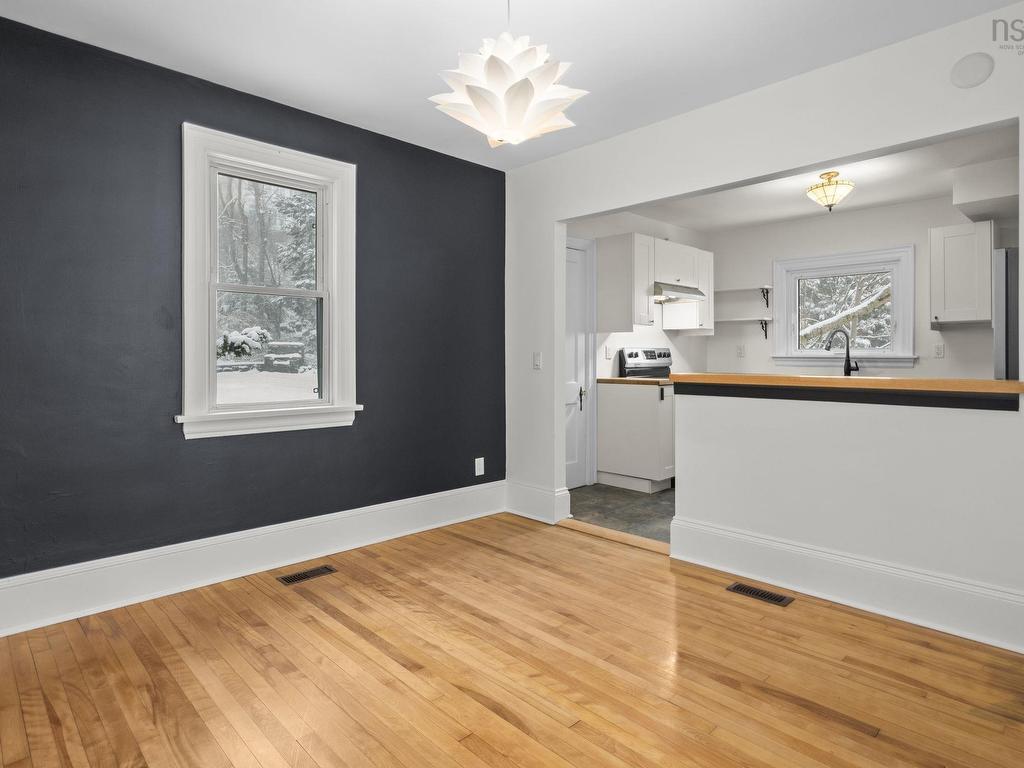 












44 DAKIN Drive

,
Halifax,




NS
B3M 2C9

