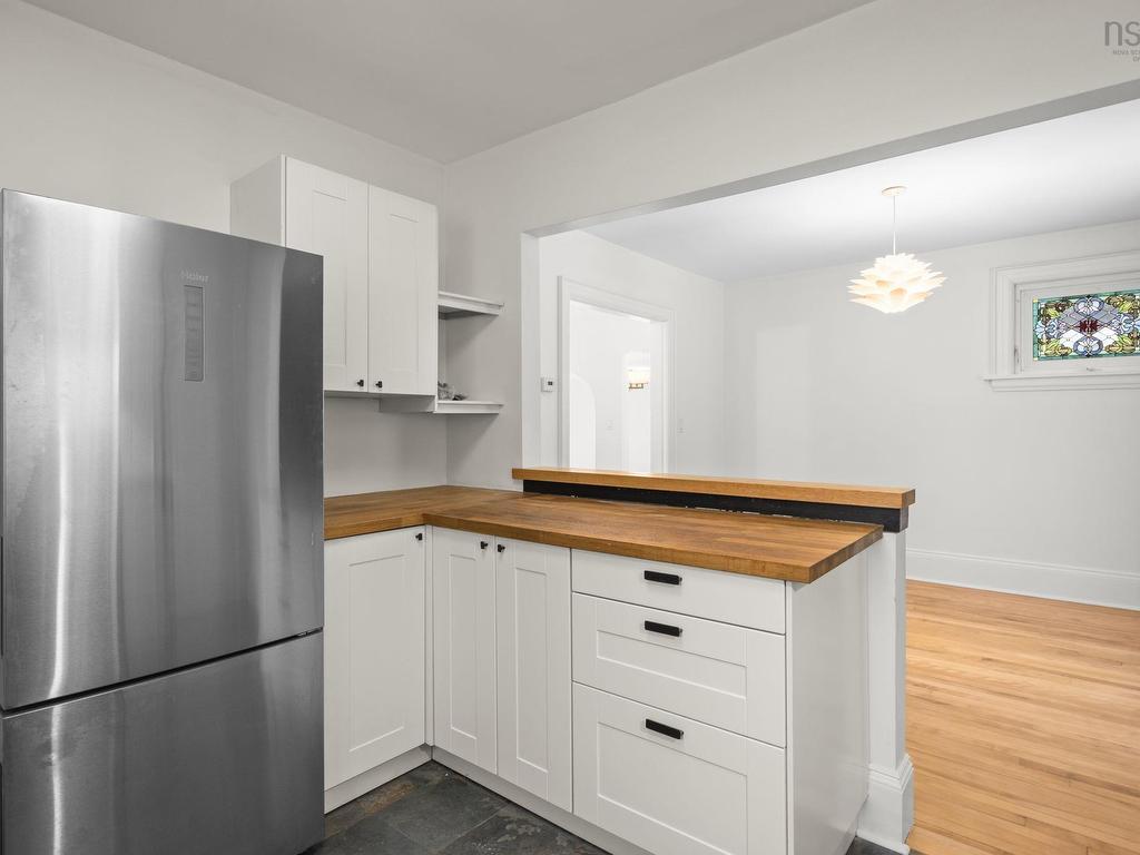 












44 DAKIN Drive

,
Halifax,




NS
B3M 2C9

