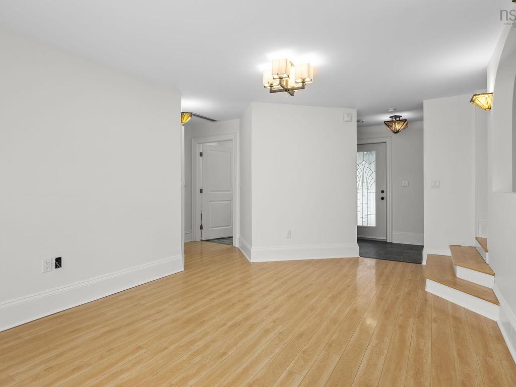 












44 DAKIN Drive

,
Halifax,




NS
B3M 2C9


