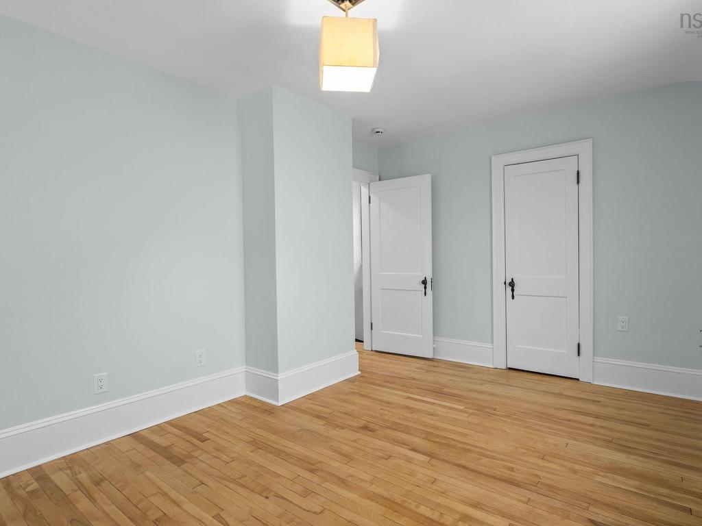 












44 DAKIN Drive

,
Halifax,




NS
B3M 2C9


