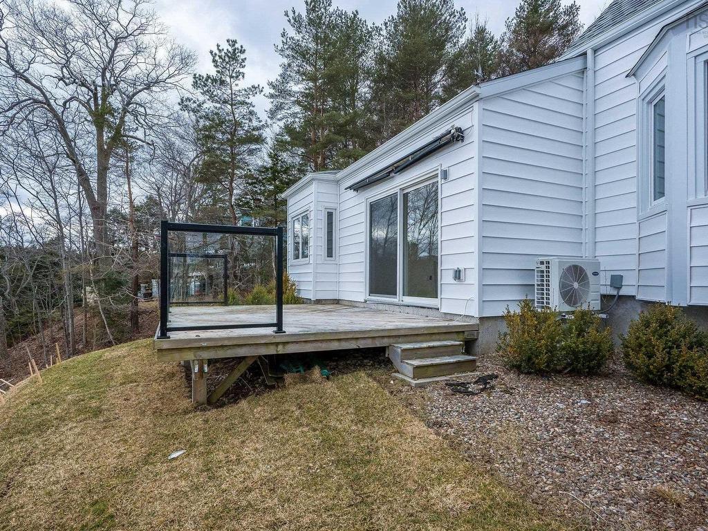 












44 DAKIN Drive

,
Halifax,




NS
B3M 2C9

