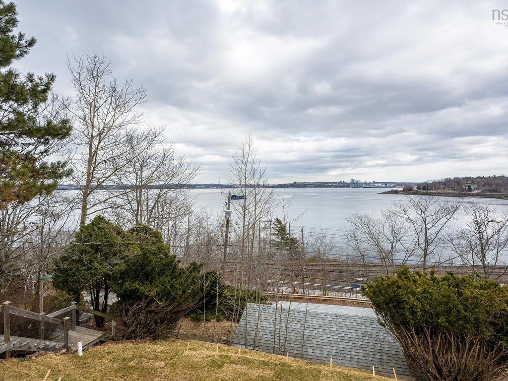 












44 DAKIN Drive

,
Halifax,




NS
B3M 2C9

