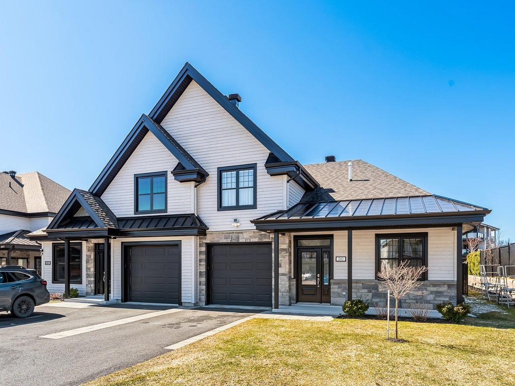 









243


Rue de l'Aigle

,
Bromont,




QC
J2L0S8

