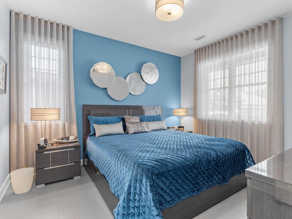 









243


Rue de l'Aigle

,
Bromont,




QC
J2L0S8

