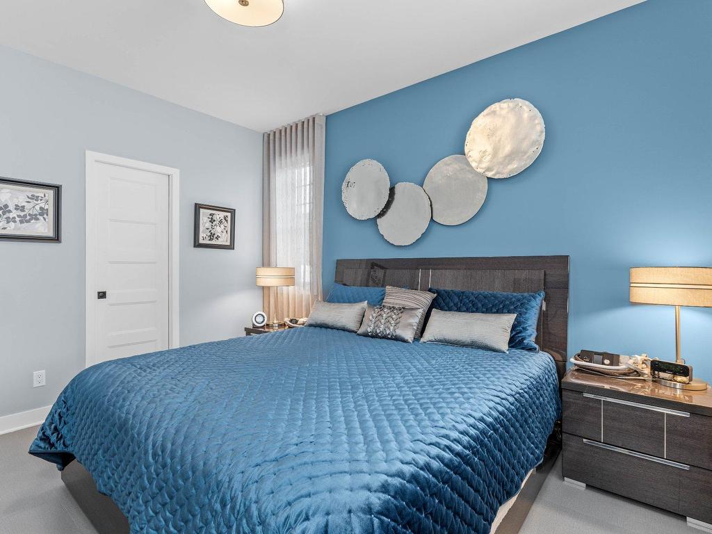 









243


Rue de l'Aigle

,
Bromont,




QC
J2L0S8

