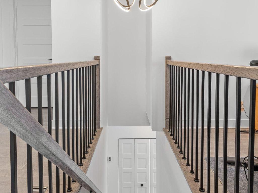 









243


Rue de l'Aigle

,
Bromont,




QC
J2L0S8

