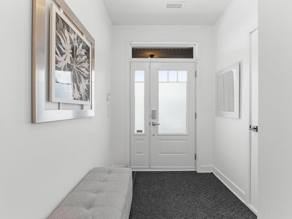 









243


Rue de l'Aigle

,
Bromont,




QC
J2L0S8

