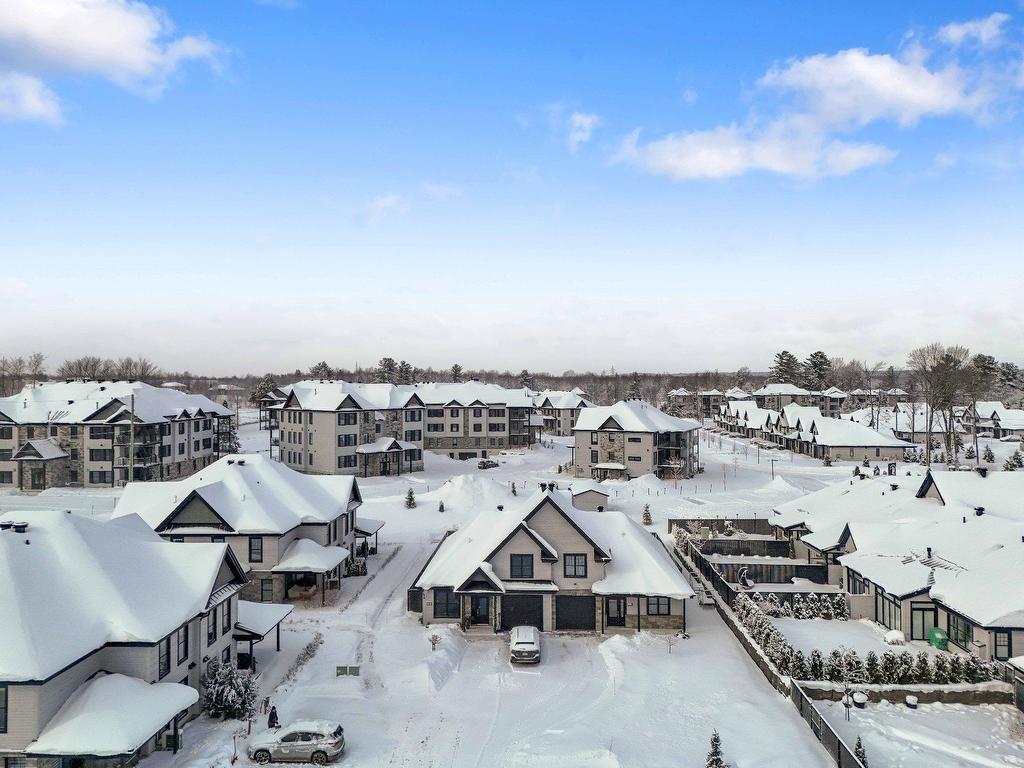 









243


Rue de l'Aigle

,
Bromont,




QC
J2L0S8


