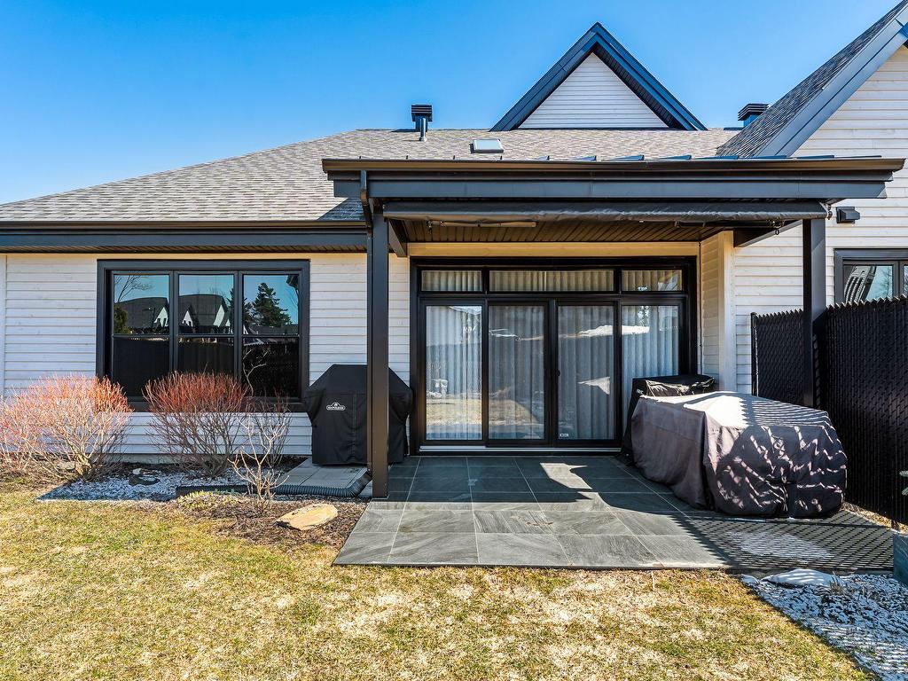 









243


Rue de l'Aigle

,
Bromont,




QC
J2L0S8

