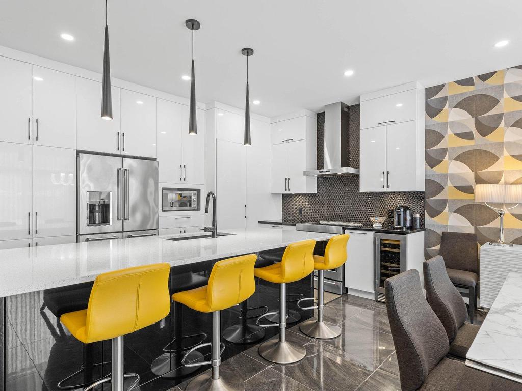 









243


Rue de l'Aigle

,
Bromont,




QC
J2L0S8

