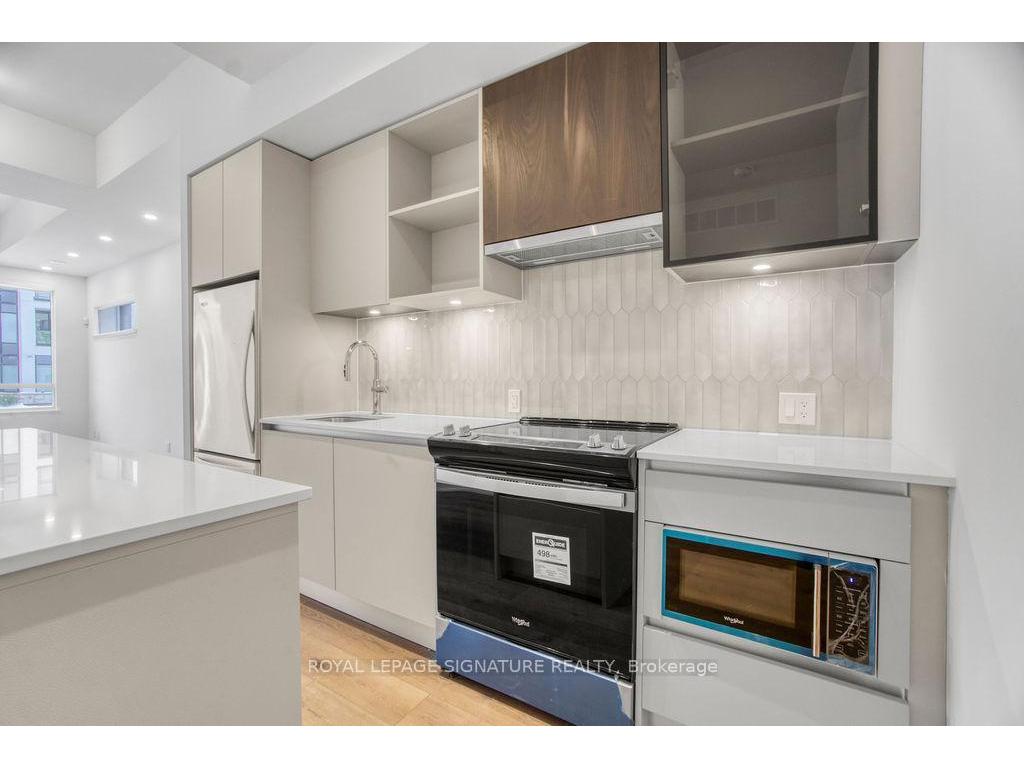 









3025


Trailside

Drive, 147,
Oakville,




ON
L6M 4M2

