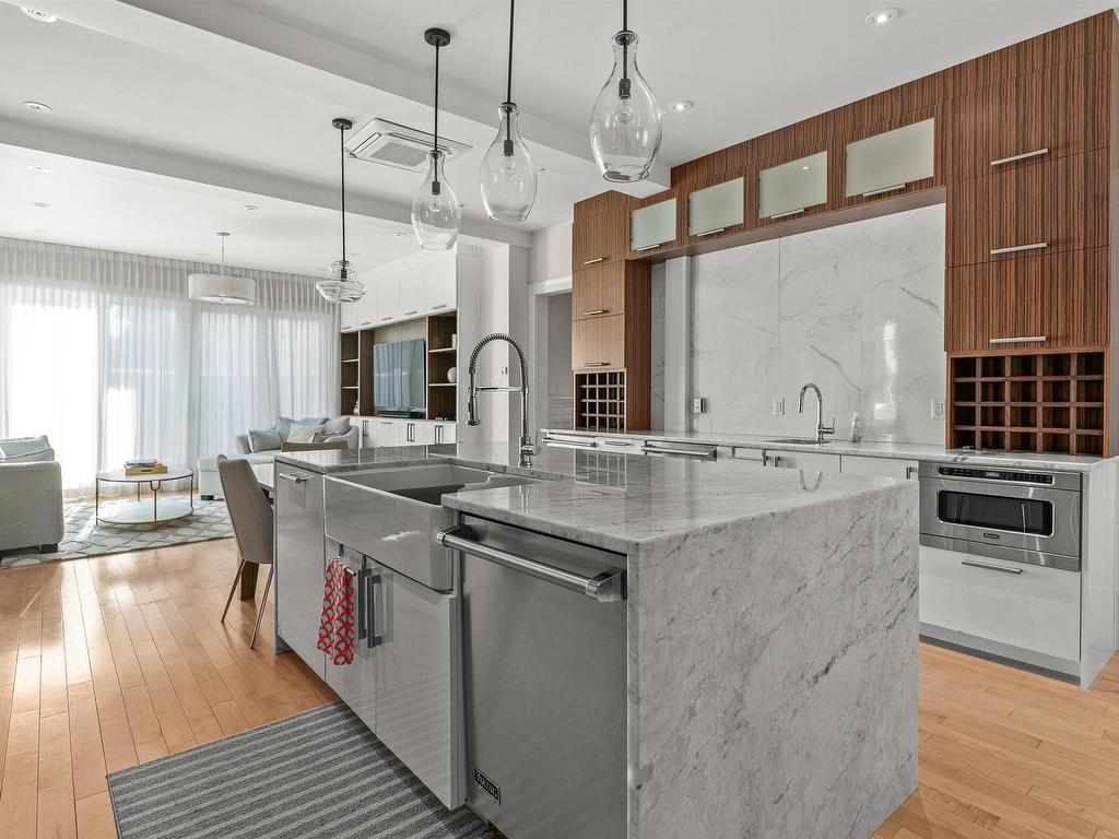 












545 Young Avenue

,
Halifax,




NS
B3H 2V4

