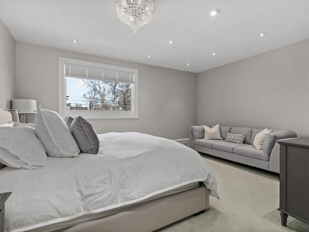 












545 Young Avenue

,
Halifax,




NS
B3H 2V4

