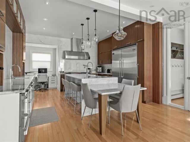 












545 Young Avenue

,
Halifax,




NS
B3H 2V4

