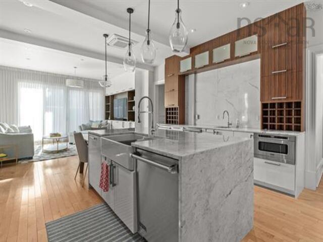 












545 Young Avenue

,
Halifax,




NS
B3H 2V4

