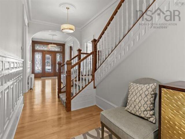 












545 Young Avenue

,
Halifax,




NS
B3H 2V4

