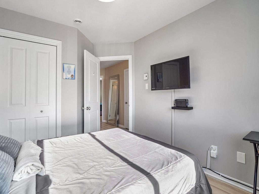









730


Rue des Patriotes

,
Saint-Jérôme,




QC
J7Z0G2

