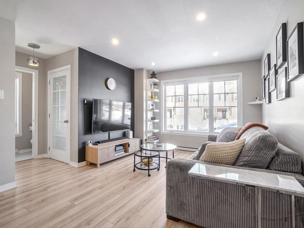 









730


Rue des Patriotes

,
Saint-Jérôme,




QC
J7Z0G2

