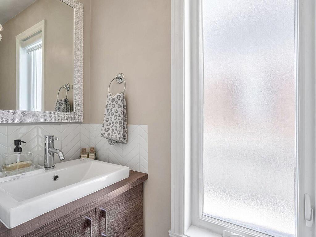 









730


Rue des Patriotes

,
Saint-Jérôme,




QC
J7Z0G2

