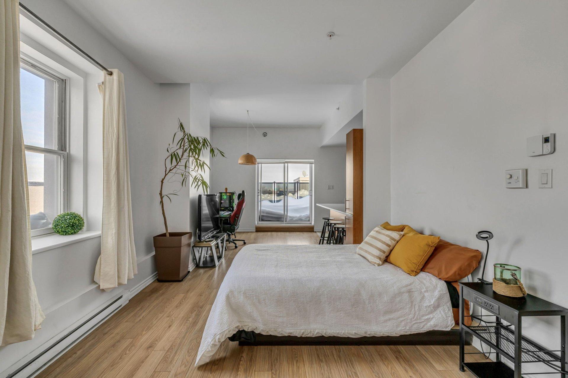 









550


8e Avenue

, 514,
Québec (La Cité-Limoilou),




QC
G1J3L7

