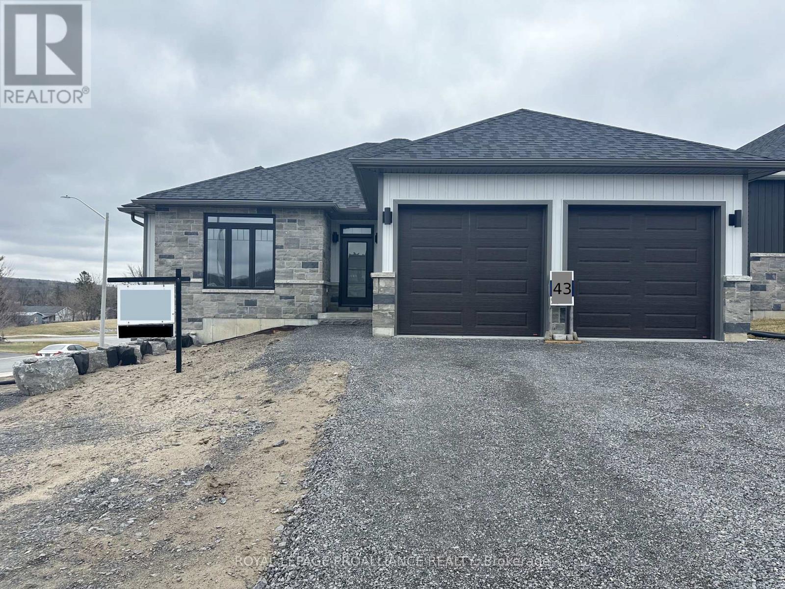 












47 ROSEWOOD DRIVE

,
Quinte West (Frankford Ward),




Ontario
K0K2C0

