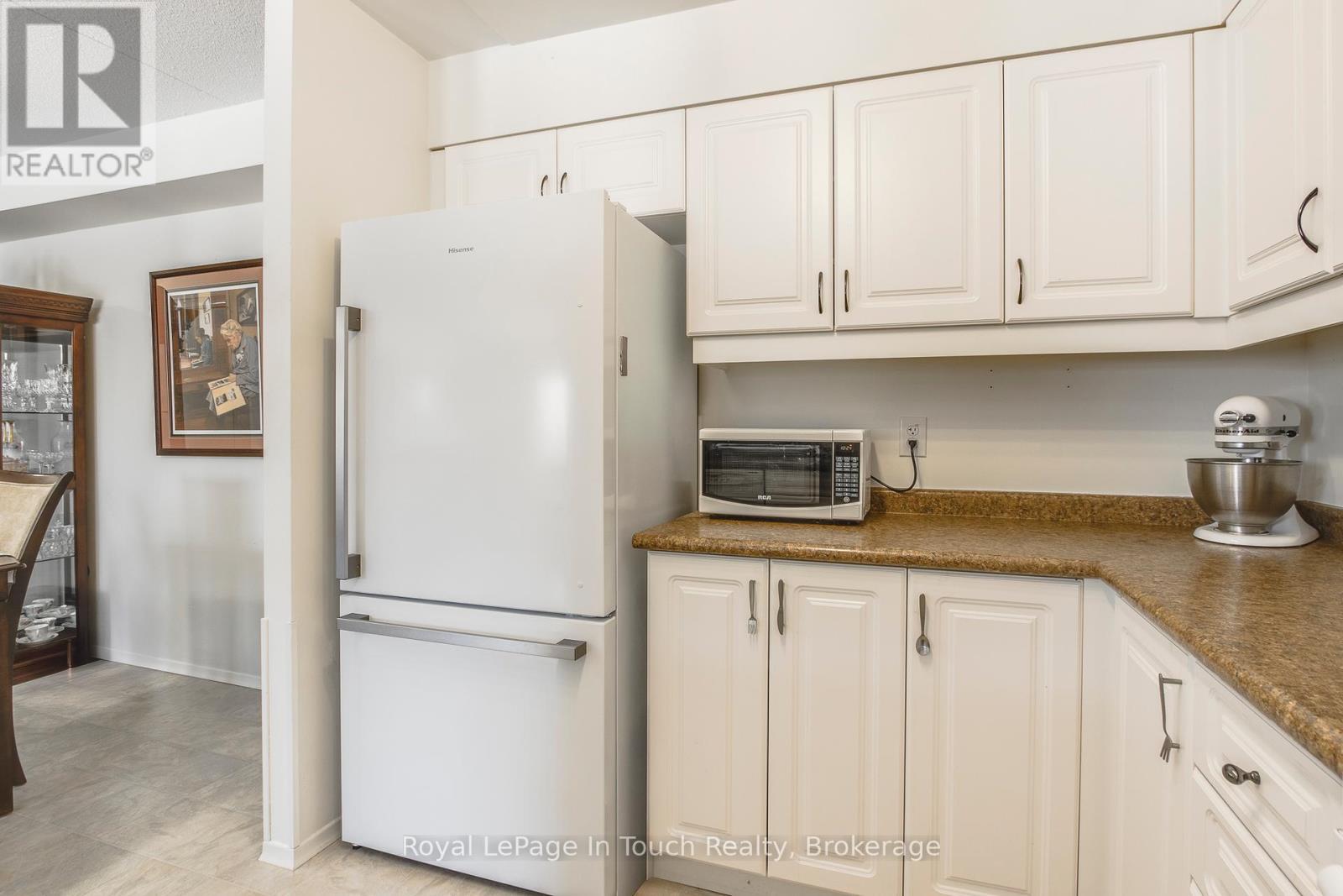 












315 - 333 LAFONTAINE ROAD W

,
Tiny,




Ontario
L9M0H1

