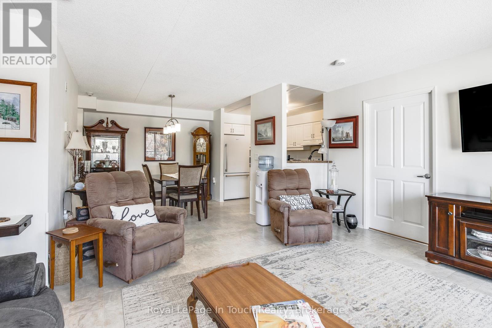 












315 - 333 LAFONTAINE ROAD W

,
Tiny,




Ontario
L9M0H1

